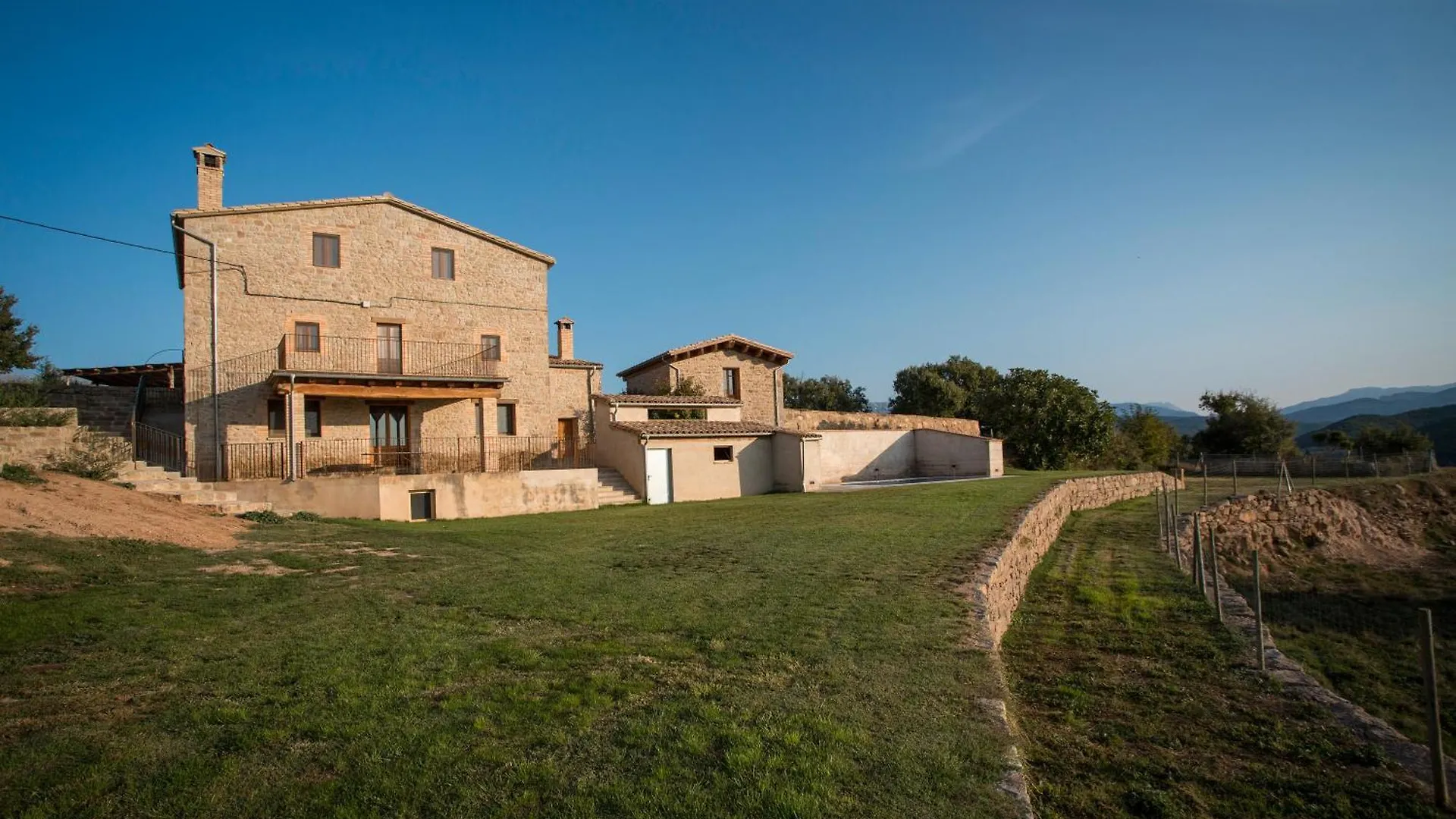 La Cajola Villa Lladurs 0*,  Spain